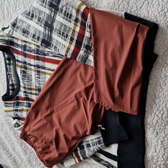 Sweater and capri as a set. - Picture 10 of 11